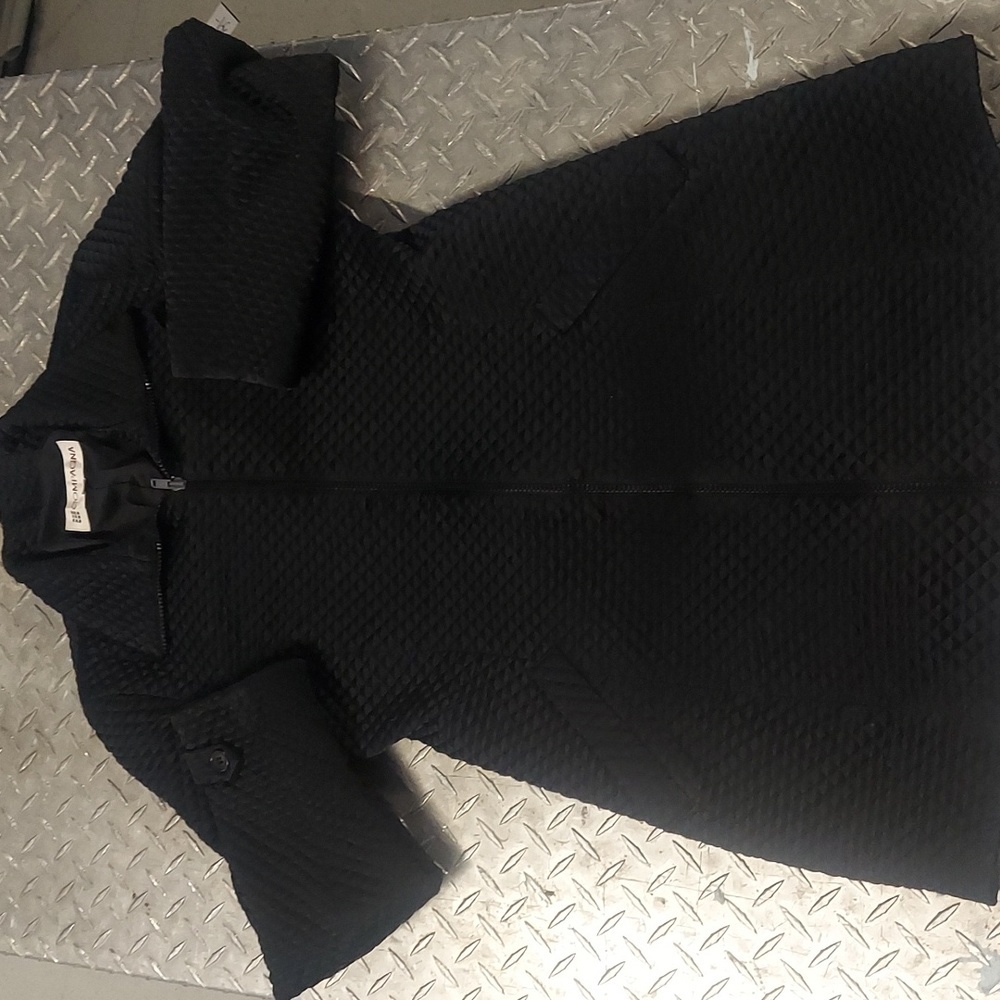 Unreal! Beautiful quilted jacket with fab waist line by compagna